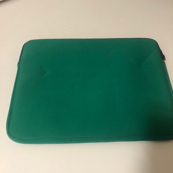 Marc Jacobs green soft laptops bag - Picture 3 of 10